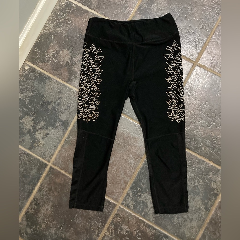 Black Cropped Activewear Capri Leggings Size Small